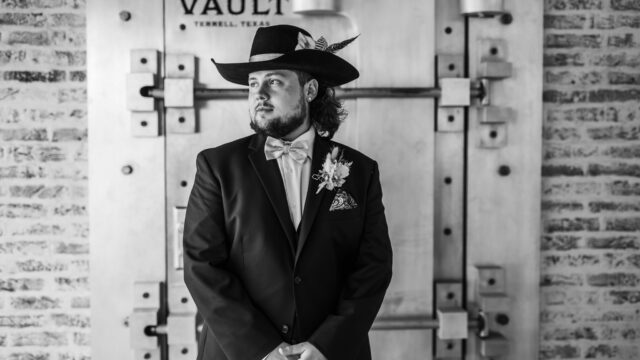 CHANDELIER FARMS THE VAULT GROOMS ROOM